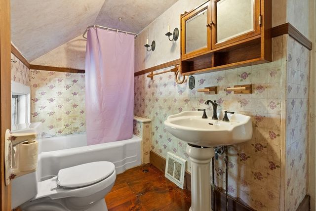 270 Elm Street, Amesbury, MA 01913