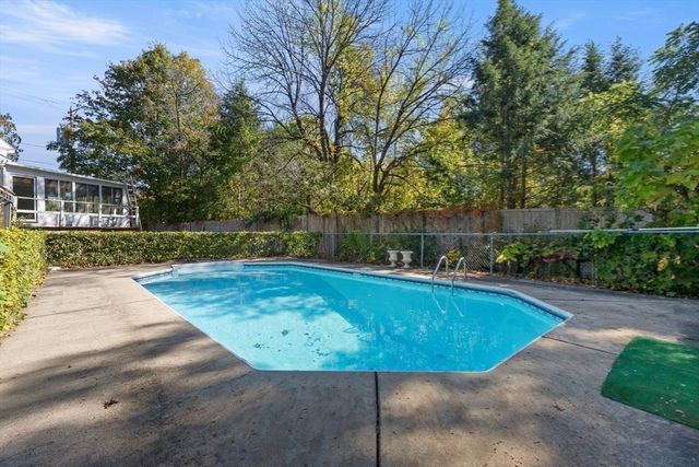 270 Elm Street, Amesbury, MA 01913