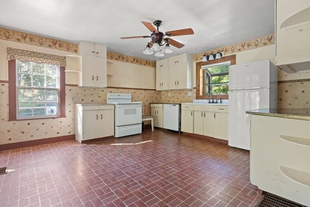 270 Elm Street, Amesbury, MA 01913