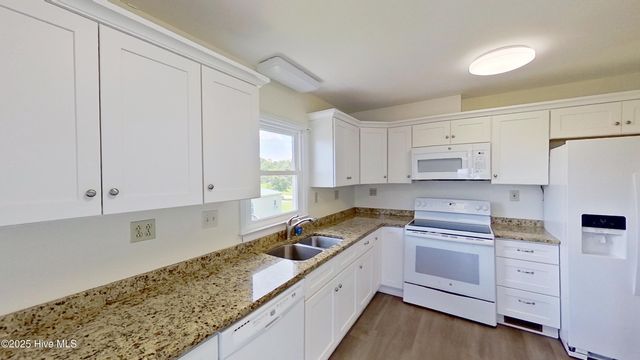 243 Youpon Drive, Hubert, NC 28539