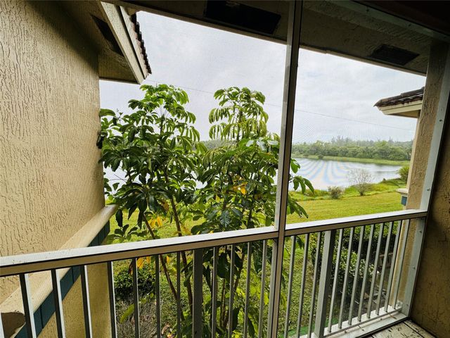 1157 Golden Lakes Blvd 622, West Palm Beach, FL 33411