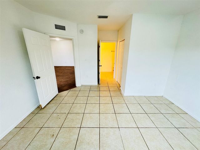 1157 Golden Lakes Blvd 622, West Palm Beach, FL 33411