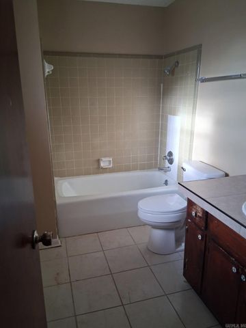 1914 Sunset Cove, Pine Bluff, AR 71603