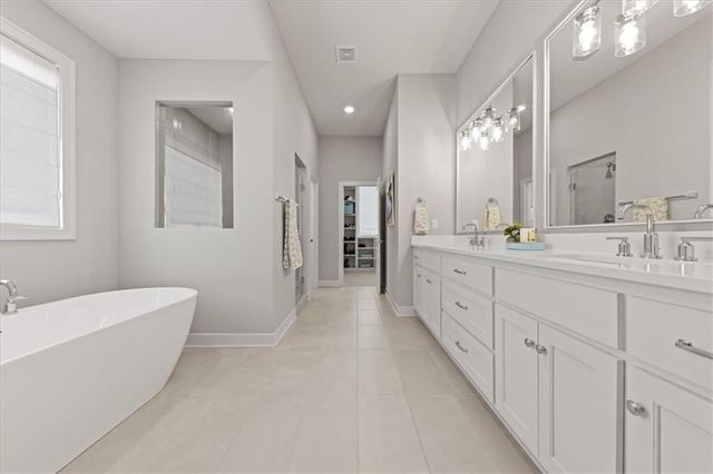 13430 Terrace Park Drive, Parkville, MO 64152