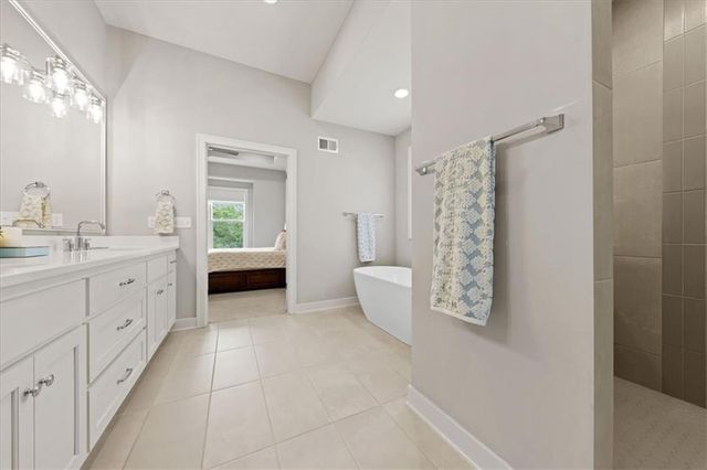 13430 Terrace Park Drive, Parkville, MO 64152