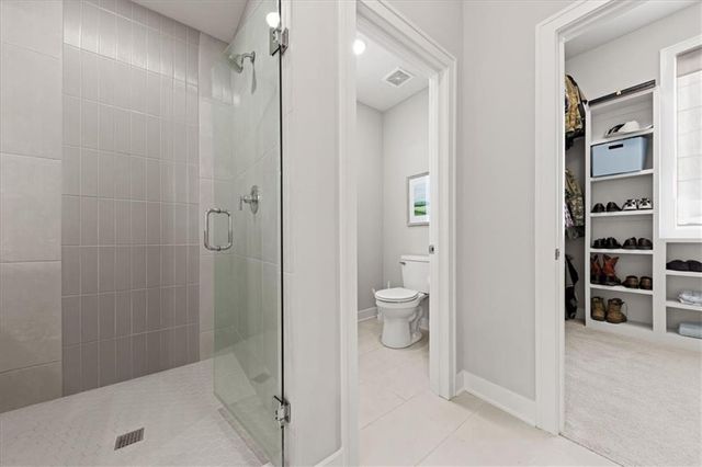 13430 Terrace Park Drive, Parkville, MO 64152