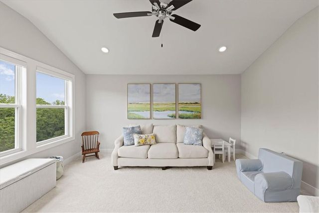 13430 Terrace Park Drive, Parkville, MO 64152
