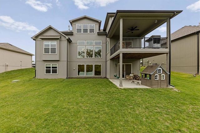 13430 Terrace Park Drive, Parkville, MO 64152