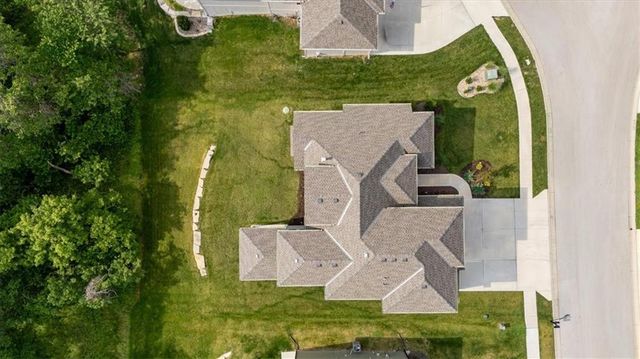 13430 Terrace Park Drive, Parkville, MO 64152