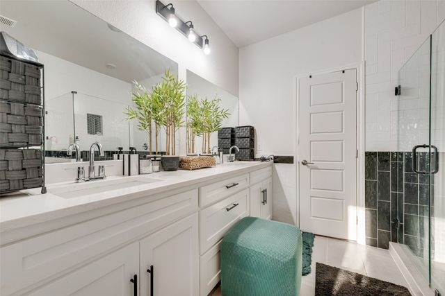 4225 Elkins Avenue, Lancaster, TX 75134