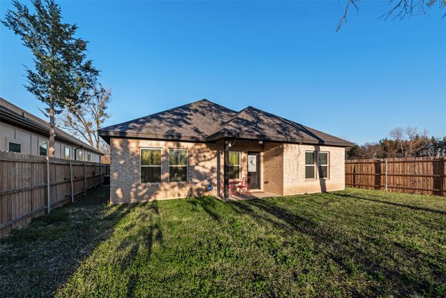 4225 Elkins Avenue, Lancaster, TX 75134