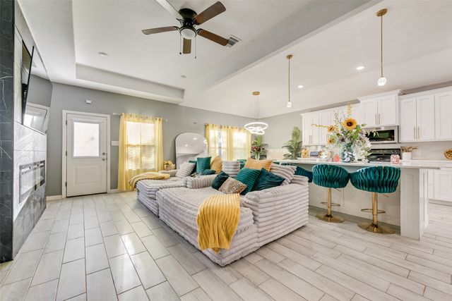 4225 Elkins Avenue, Lancaster, TX 75134