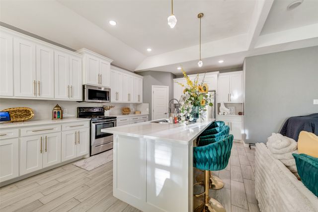 4225 Elkins Avenue, Lancaster, TX 75134