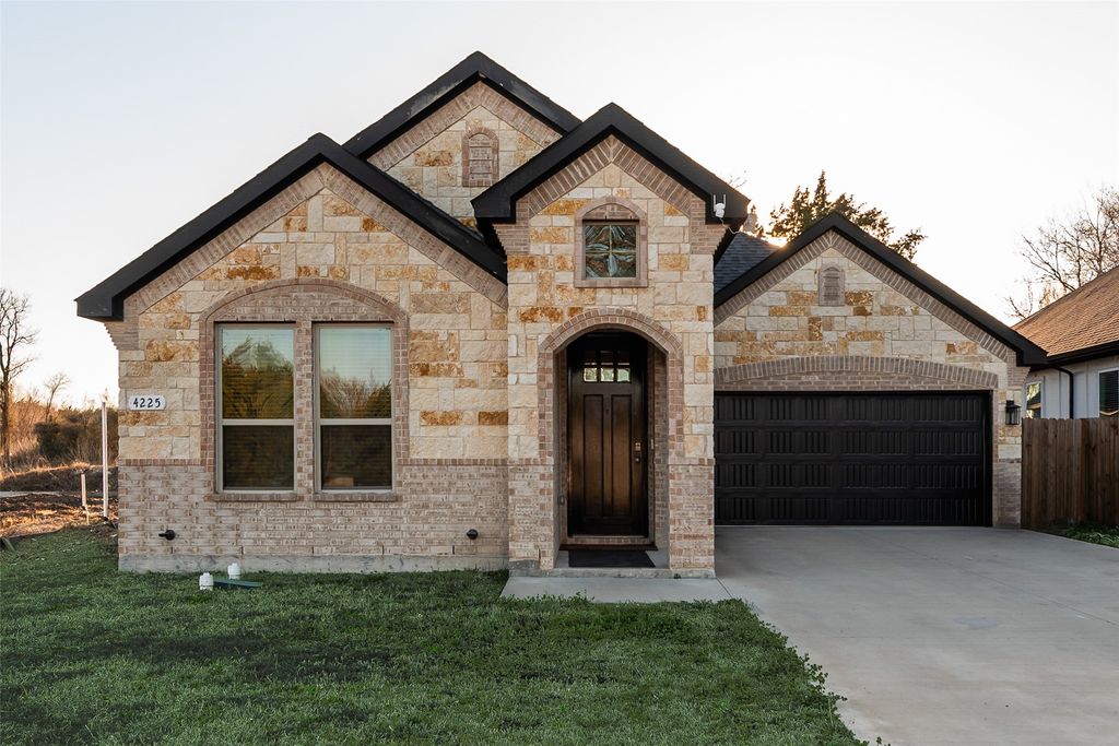 4225 Elkins Avenue, Lancaster, TX 75134