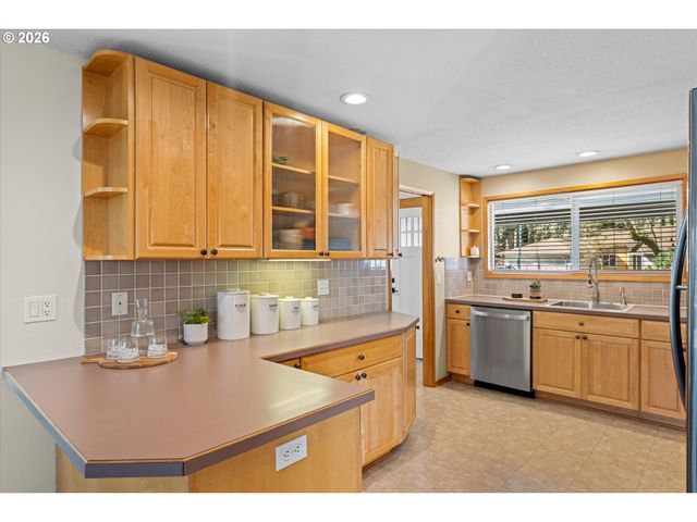 2420 Sw 172ND Ct, Beaverton, OR 97003