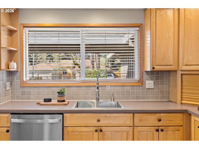 2420 Sw 172ND Ct, Beaverton, OR 97003