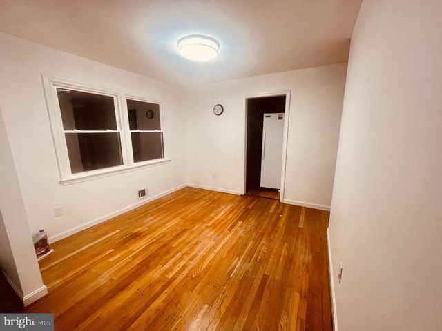 7301 MILL RUN, Rockville, MD 20855