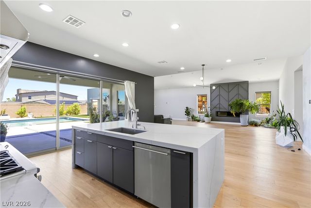 8380 Mojave Creek Court, Las Vegas, NV 89113