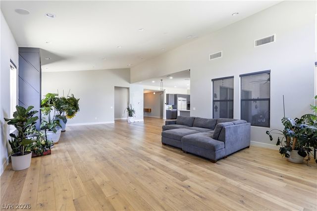 8380 Mojave Creek Court, Las Vegas, NV 89113