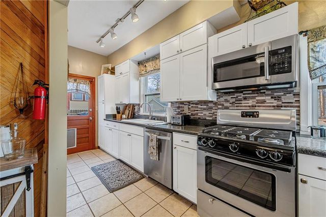 3132 Summit Street, Kansas City, MO 64111