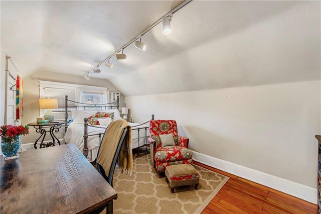 3132 Summit Street, Kansas City, MO 64111