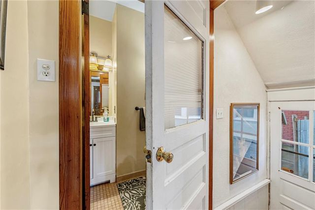 3132 Summit Street, Kansas City, MO 64111