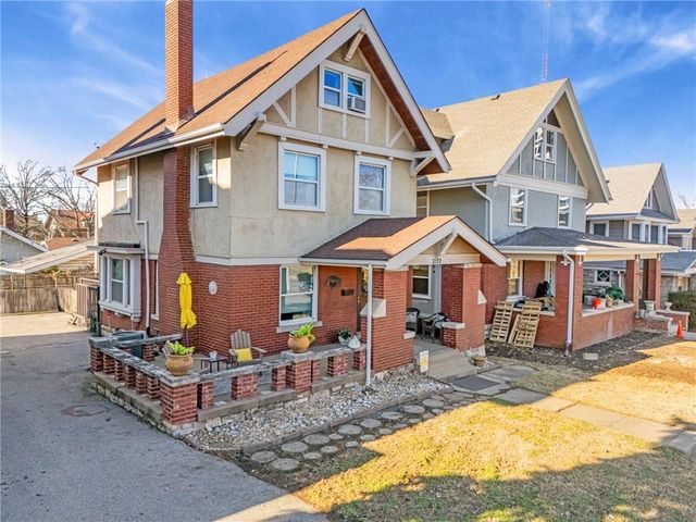 3132 Summit Street, Kansas City, MO 64111