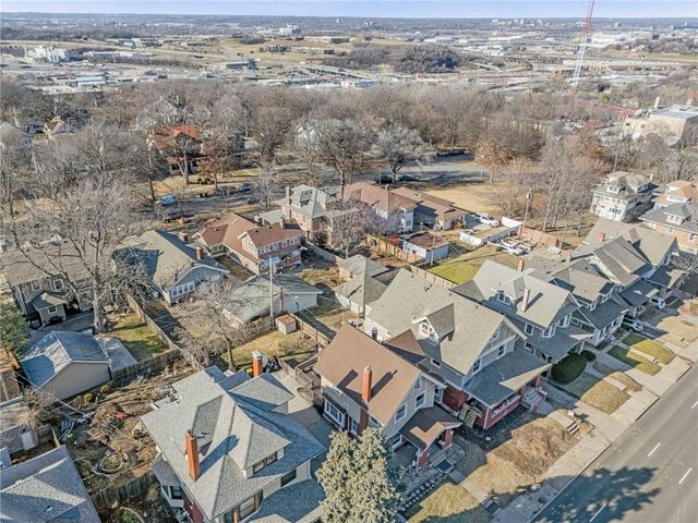 3132 Summit Street, Kansas City, MO 64111