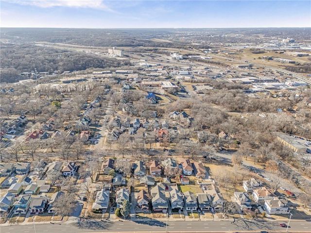 3132 Summit Street, Kansas City, MO 64111