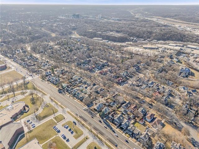 3132 Summit Street, Kansas City, MO 64111