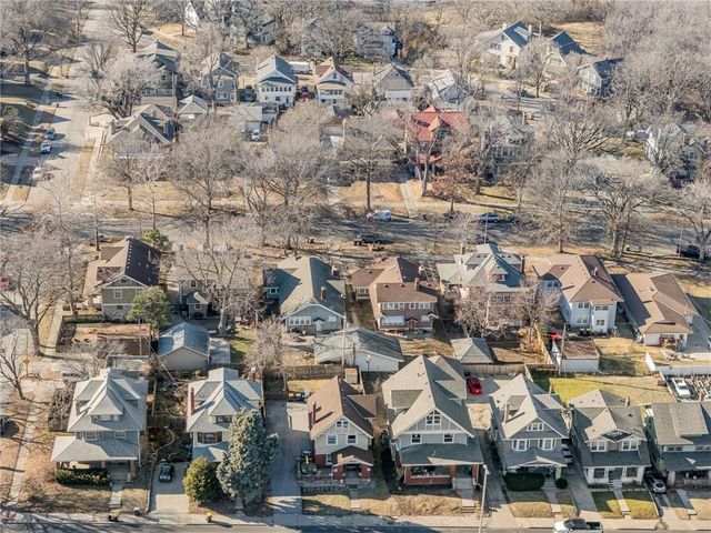 3132 Summit Street, Kansas City, MO 64111