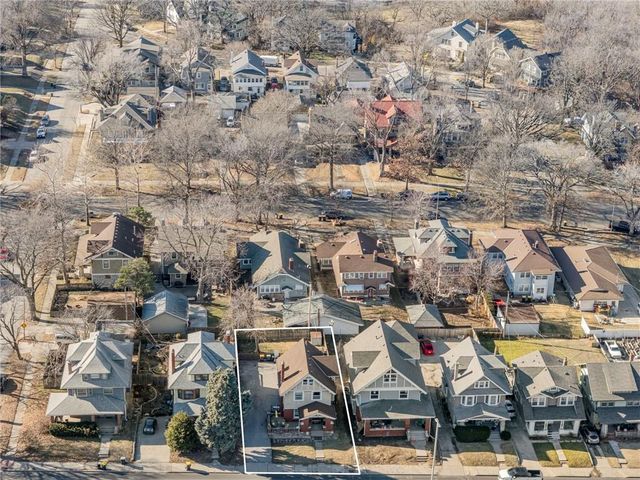 3132 Summit Street, Kansas City, MO 64111