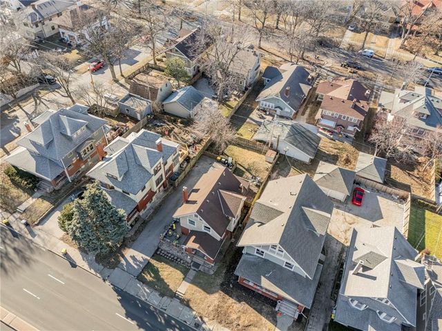 3132 Summit Street, Kansas City, MO 64111