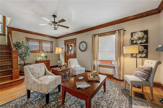 3132 Summit Street, Kansas City, MO 64111