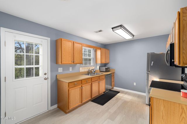 568 Gray Station Road Apt 3, Johnson City, TN 37615