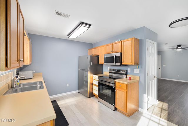 568 Gray Station Road Apt 3, Johnson City, TN 37615