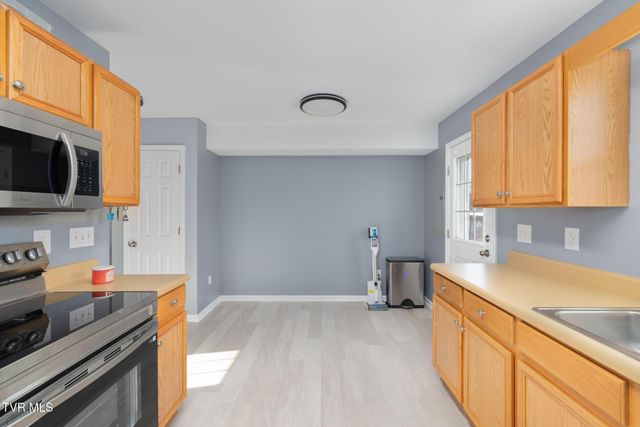 568 Gray Station Road Apt 3, Johnson City, TN 37615