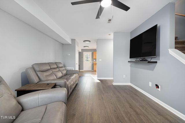 568 Gray Station Road Apt 3, Johnson City, TN 37615