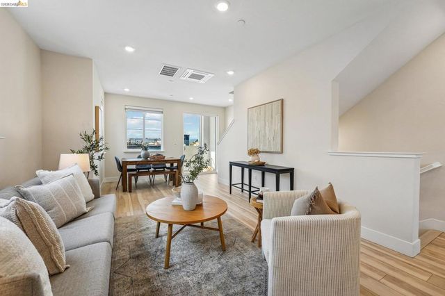 453 Sentinel Dr, Alameda, CA 94501