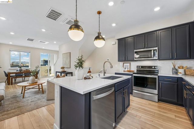 453 Sentinel Dr, Alameda, CA 94501