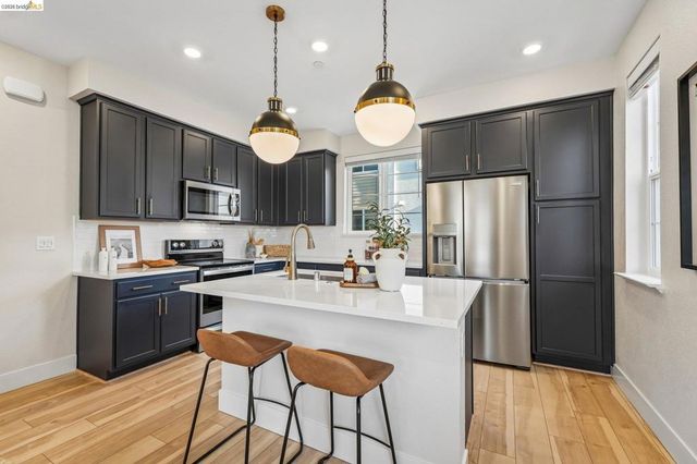 453 Sentinel Dr, Alameda, CA 94501