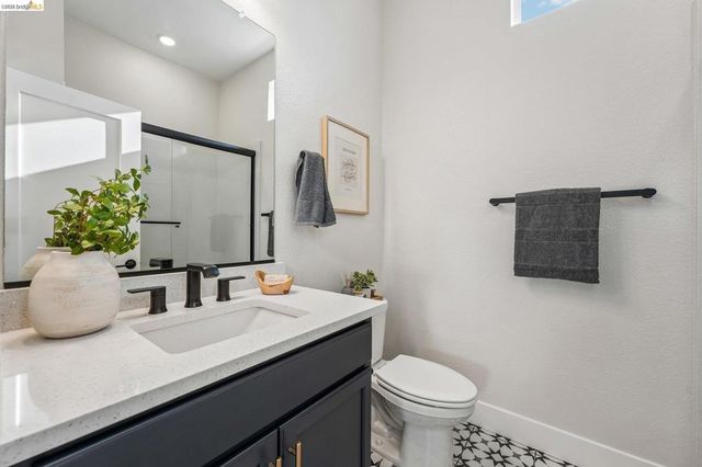 453 Sentinel Dr, Alameda, CA 94501