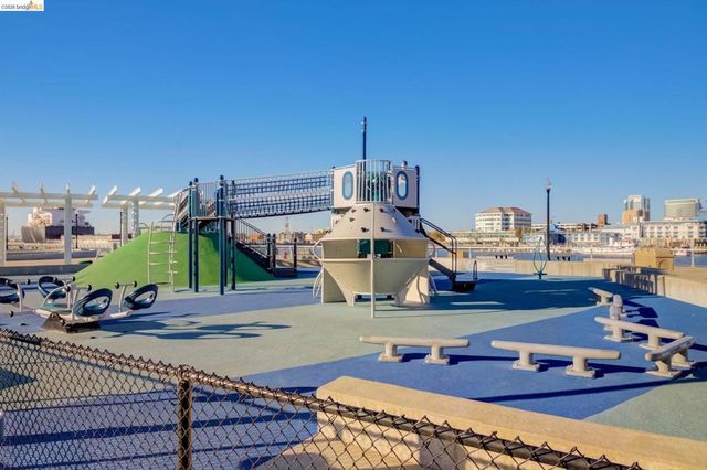 453 Sentinel Dr, Alameda, CA 94501