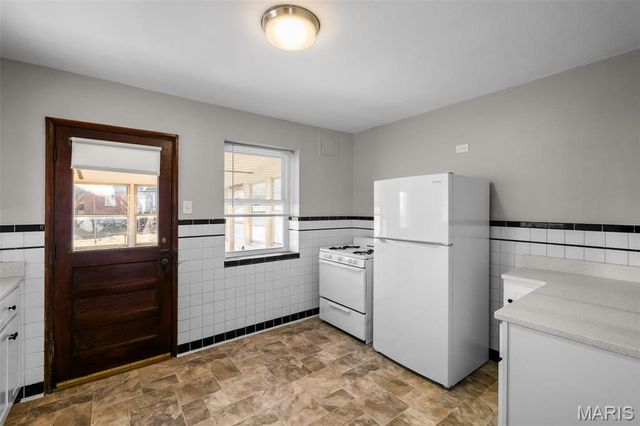 704 Dallas Drive, Bella Villa, MO 63125