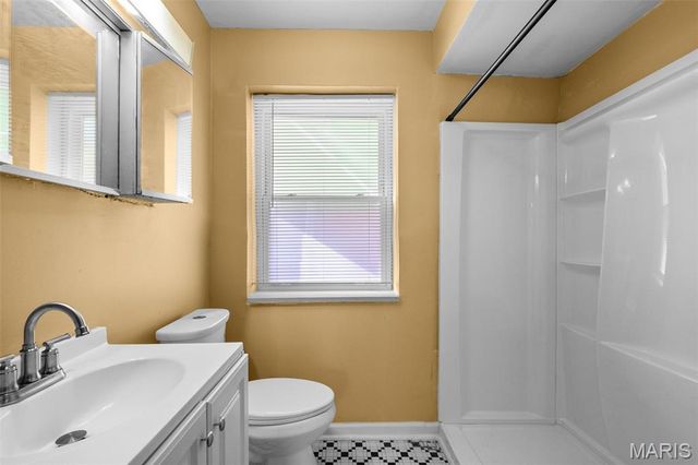 704 Dallas Drive, Bella Villa, MO 63125