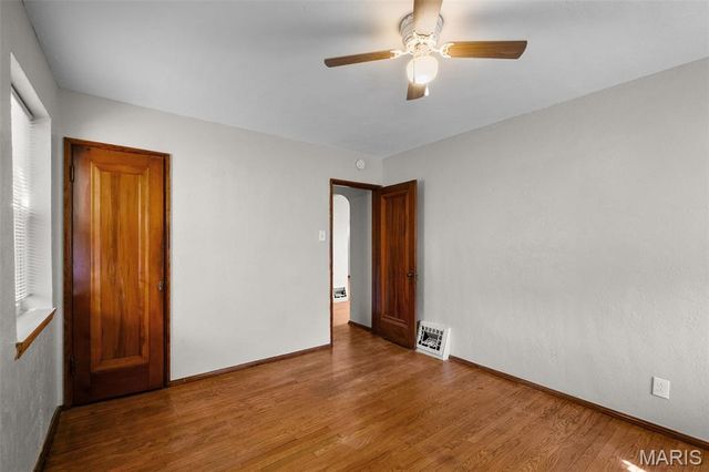 704 Dallas Drive, Bella Villa, MO 63125