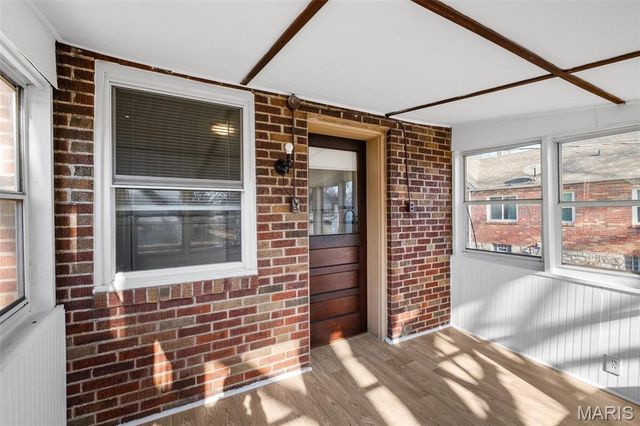 704 Dallas Drive, Bella Villa, MO 63125