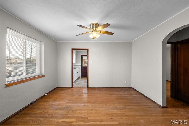 704 Dallas Drive, Bella Villa, MO 63125