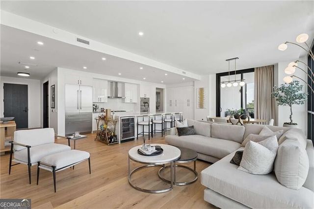 2425 Peachtree Road NE 901, Atlanta, GA 30305