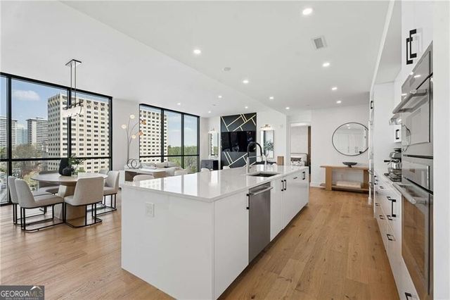 2425 Peachtree Road NE 901, Atlanta, GA 30305